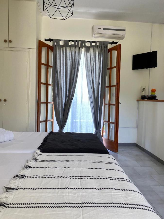 Lemon Tree Apartments B C Argostoli  Exterior photo